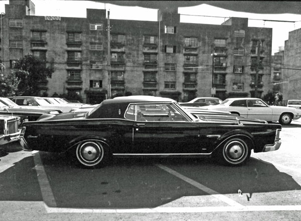 (169-1d)268-45 1969 Lincoln Continental MkⅢ.jpg