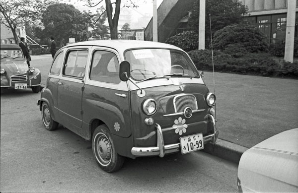 (17-1a)(208-08) 1956-60 Fiat 600 Multipla.jpg