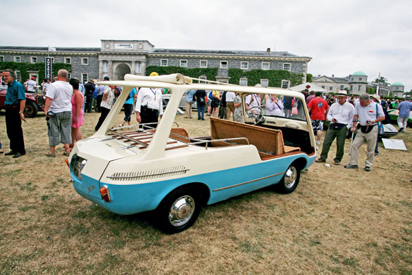 (17-6c)10-07-02_0344 1957 Fiat 600 Multipla Marinella.JPG