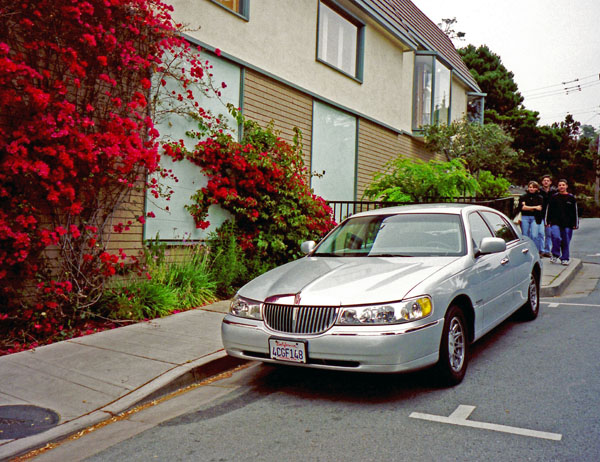 (199-1b)(99-01-25)　1999 Lincoln Continental.jpg