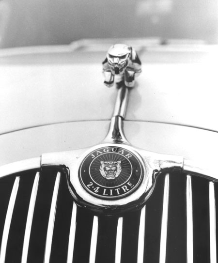 (21-1a)(037-22) 1955-59 Jaguar 2.4Litre MkⅠSaloon.jpg
