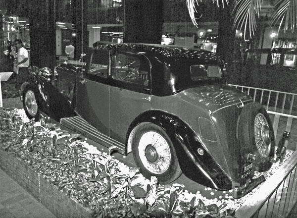(21-1b)272-15 1932 Bentley 3.5Litre Paek Ward Saloon.jpg
