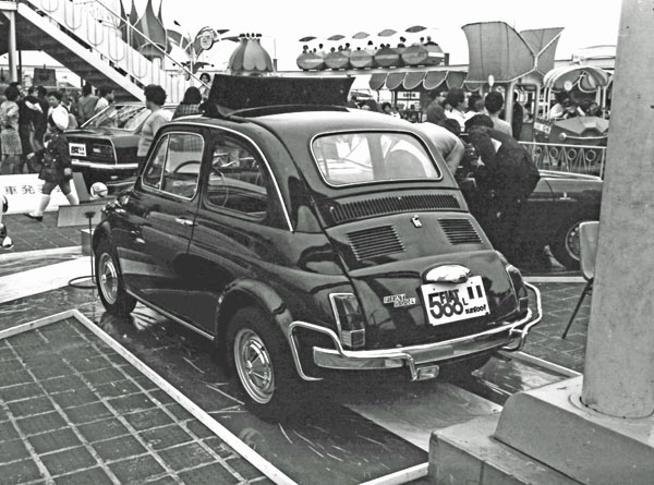 (21-6b)(204-22) 1970 Fiat 500L Sunroof.jpg