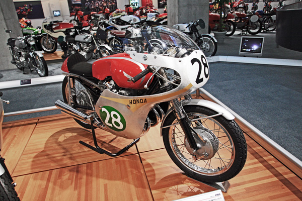 (21b)(1960)09-11-15_174 1960 Honda RC161  マン島ＴＴ250cc初挑戦.JPG