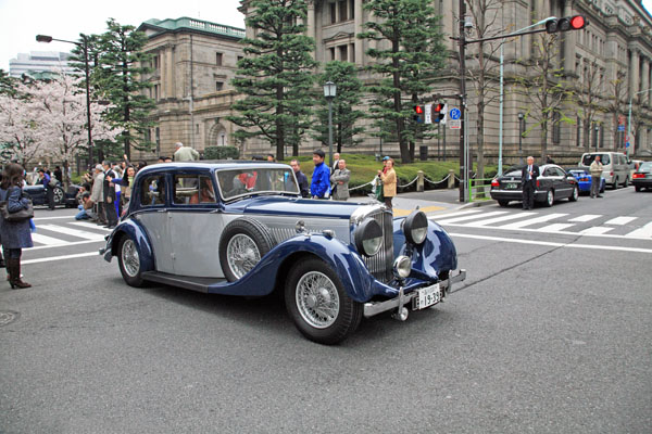 (22-8f)10-04-04_333 1939 Bently 4.25Litre ParkWard Sports Saloon.JPG