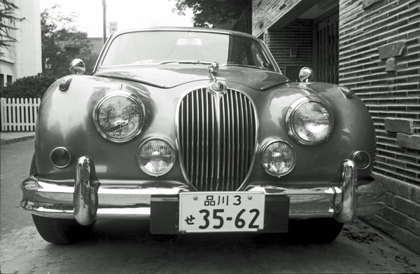 (23-1a)(159-01) 1959-67 Jaguar MkⅡ 2.4Litre Saloon.jpg