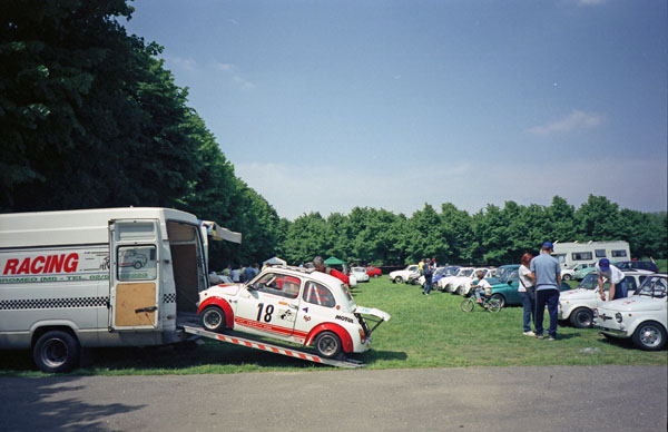 (24-3a)(01-45-18) 1966-69 Fiat Abarth 695 SS.jpg