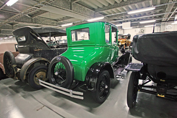 (27-2b) 12-04-21_158 1927 Foed Model T Coupe.JPG