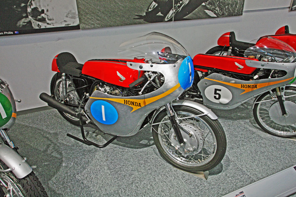 (27b)(1962)09-11-15_048 1962 Honda RC171ジム・レッドマン鈴鹿優勝車.JPG