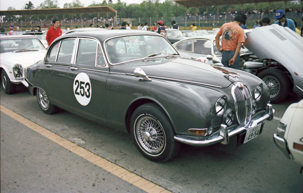 (29-1a)(82-07-01) 1966 Jaguar S-type 3.8 Saloon.jpg