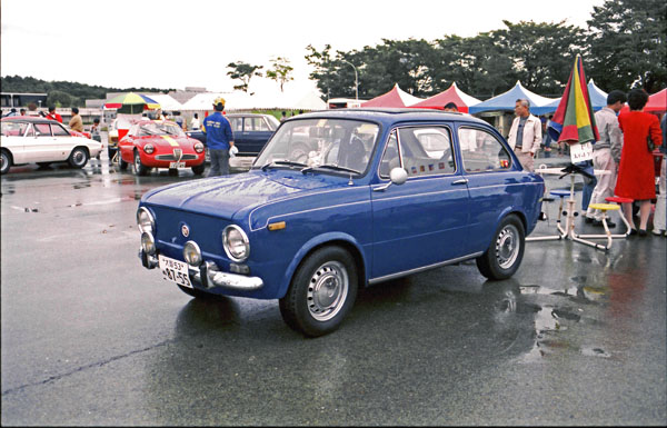 (30-5a)(85-14-37E) 1968 Fiat 850 Special.jpg