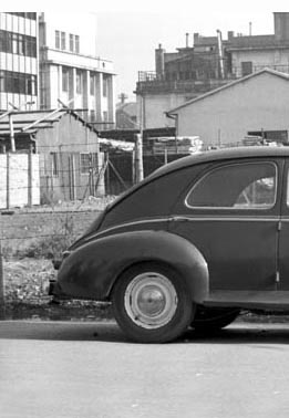 (301-2b1)(079-05) 1948-60 Peugeot 203 4dr Berline.jpg