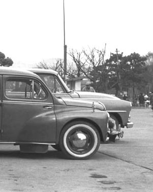 (301-2b3)013-34＊ 1953 Hino-Renault 4CV (初代モデル） - コピー.JPG