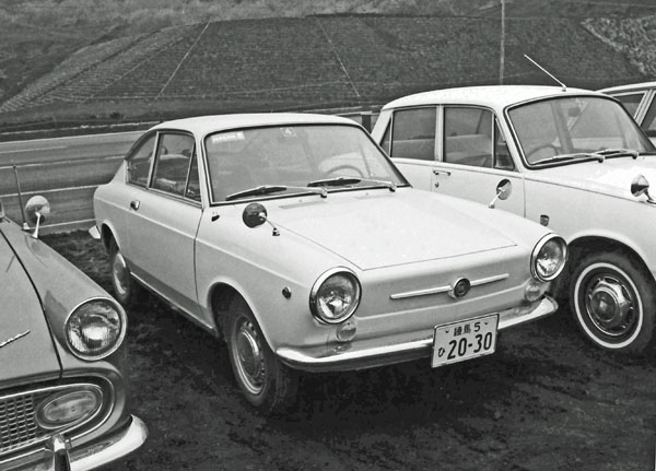 (31-1a)(150-39) 1965-68 Fiat 850 Coupe.jpg