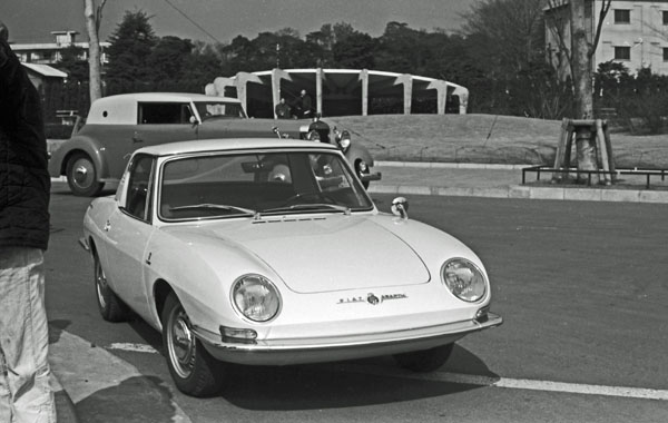 (33-2a)(143-10) 1965 Fiat-Abarth OT 1000 Spider.jpg
