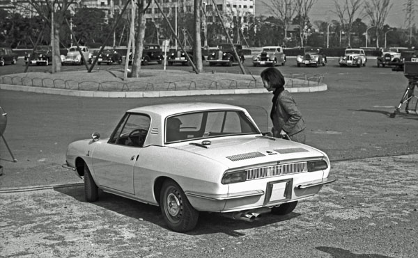 (33-2b)(144-14) 1965 Fiat-Abarth OT 1000 Spider.jpg