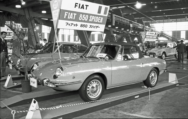 (33-3a)(213-08) 1970 Fiat 850  Sport Spider.jpg