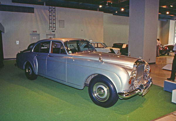 (36-2b)(76-04-07)1964 Bentley S3 Continental Flying Spur.jpg