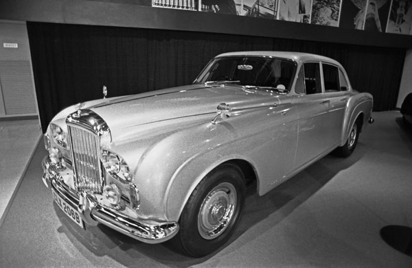 (36-2c)277-25 1964 Bentley  S3 Continental Flying Spur.jpg