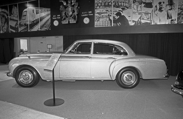 (36-2d)277-30 1964 Bentley S3 Continental Flyinr Spur.jpg