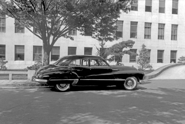 (46-1b)015-21b＊ 1946 Buick Super 4dr.jpg