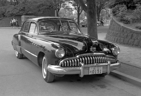 (49-1a)(032-03)b 1949 Buick Super 4dr.jpg