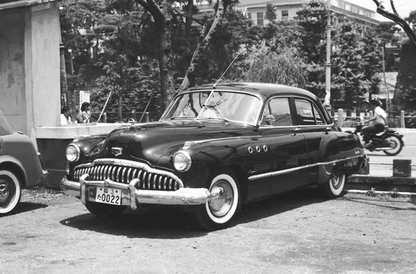 (49-1b)021-19 1949 Buick Super 4dr. Sedan.jpg