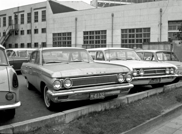 (63-1a)(113-19) 1963 Buick Special 4dr. Sedan.jpg