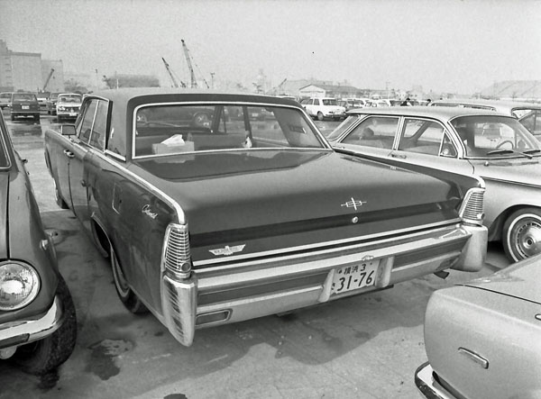 (65-1b)229-07 1965 Lincoln Continental 4dr Sedan.jpg