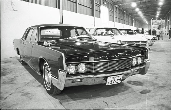 (67-1a)(219-37E) 1967 Lincoln Continental　4dr. Sedan.jpg