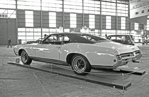 (68-4b)(197-17) 1968 Buick Riviera 2dr Hardtop.jpg