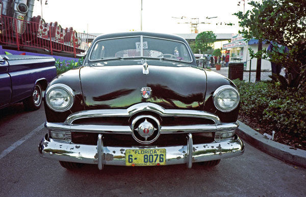 00 1950 Ford Custom Fordor Sedan.jpg