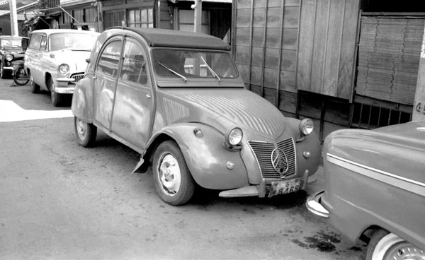 01-1a (061-21) 1949-52 Citroen 2CV A.jpg