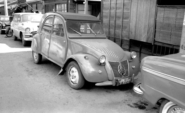 01-1a (061-21) 1949-52 Citroen 2CV A.jpg