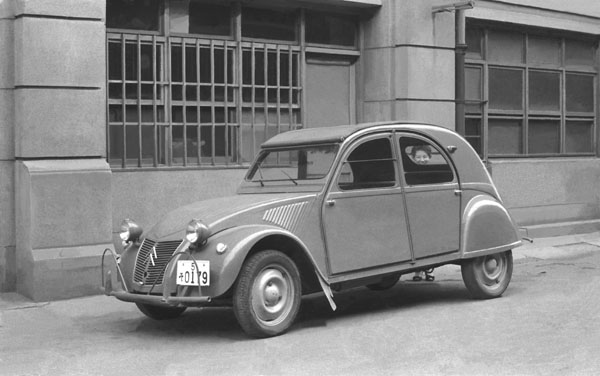 01-5b (012-14) 1953 Citroen 2CV A.JPG