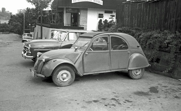 01-6b (061-09) 1953 Citroen 2CV A.jpg