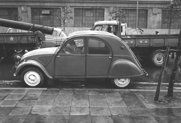 01-9b (068-20) 1953-55 Citroen 2CV A.jpg