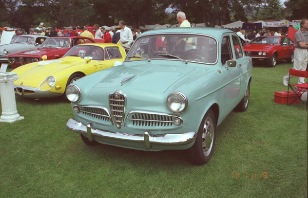 02-1a (98-12-11) 1955 Alfa Romeo Giulietta Berlina(Type750C).jpg