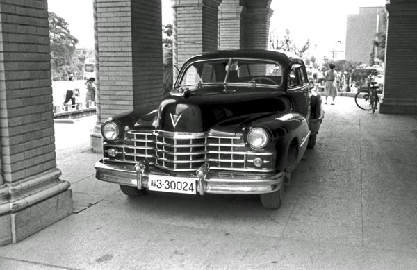 02-2b 006-21b＊ 1947 Cadillac 62 4dr.Sedan.jpg