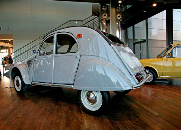 02-3b 08-01-13_0084 1960 Citroen 2CV AZ.JPG