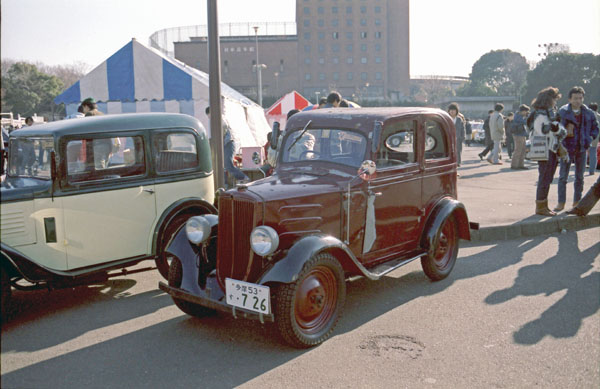 03(86-02-31) 1935 Ohota Sedan.jpg
