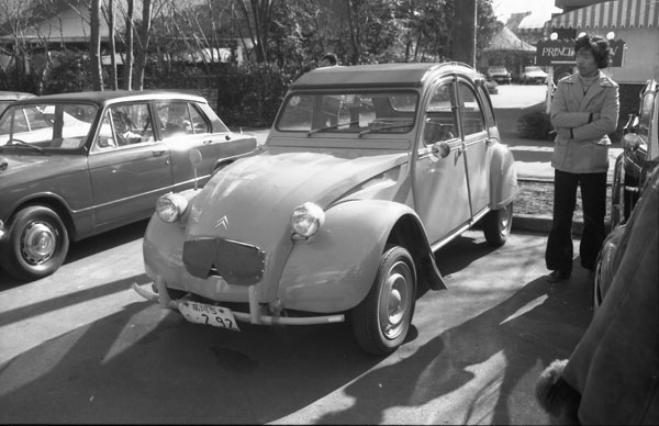 03-4b (317-18) 1967 Citroen 2CV AZL.jpg