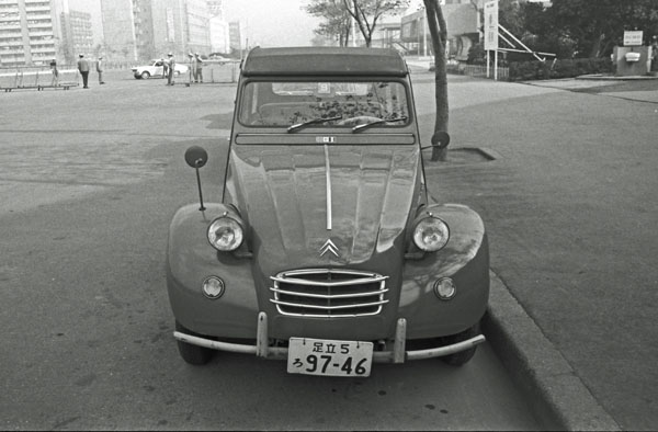 03-6a (208-14) 1966-69 Citroen 2CV AZLM.jpg