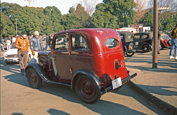 03b(86-02-29) 1935 Ohota Sedan.jpg