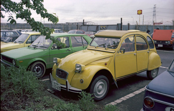 04-1a (81-07b-35) 1975 Citroen 2CV V6 Club.jpg