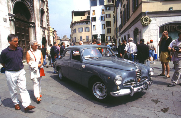 04-1b(00-07d-26) 1953 AlfaRomeo 1900 T.I. Berlina1st series(Type1483).jpg