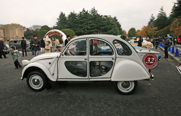 04-2c 12-12-01_202 1980 Citroen 2CV6 Special.JPG