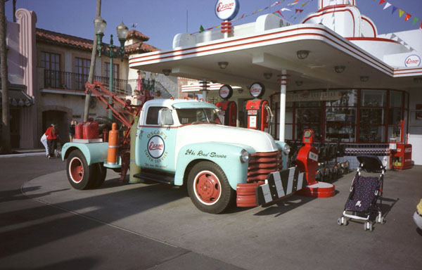 04-4a (98-F06-07b) 1953 Chevrolet Truck.jpg