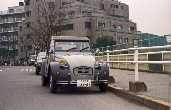 04-5a 90-08-35 1989 Citroen 2CV6 Charleston.jpg