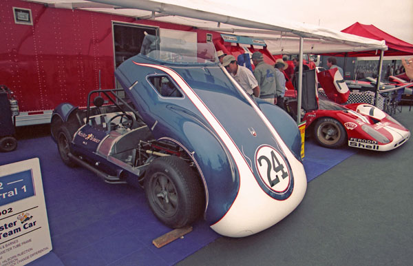 06-1 (04-54-27) 1961-62 Chaparral 1.jpg